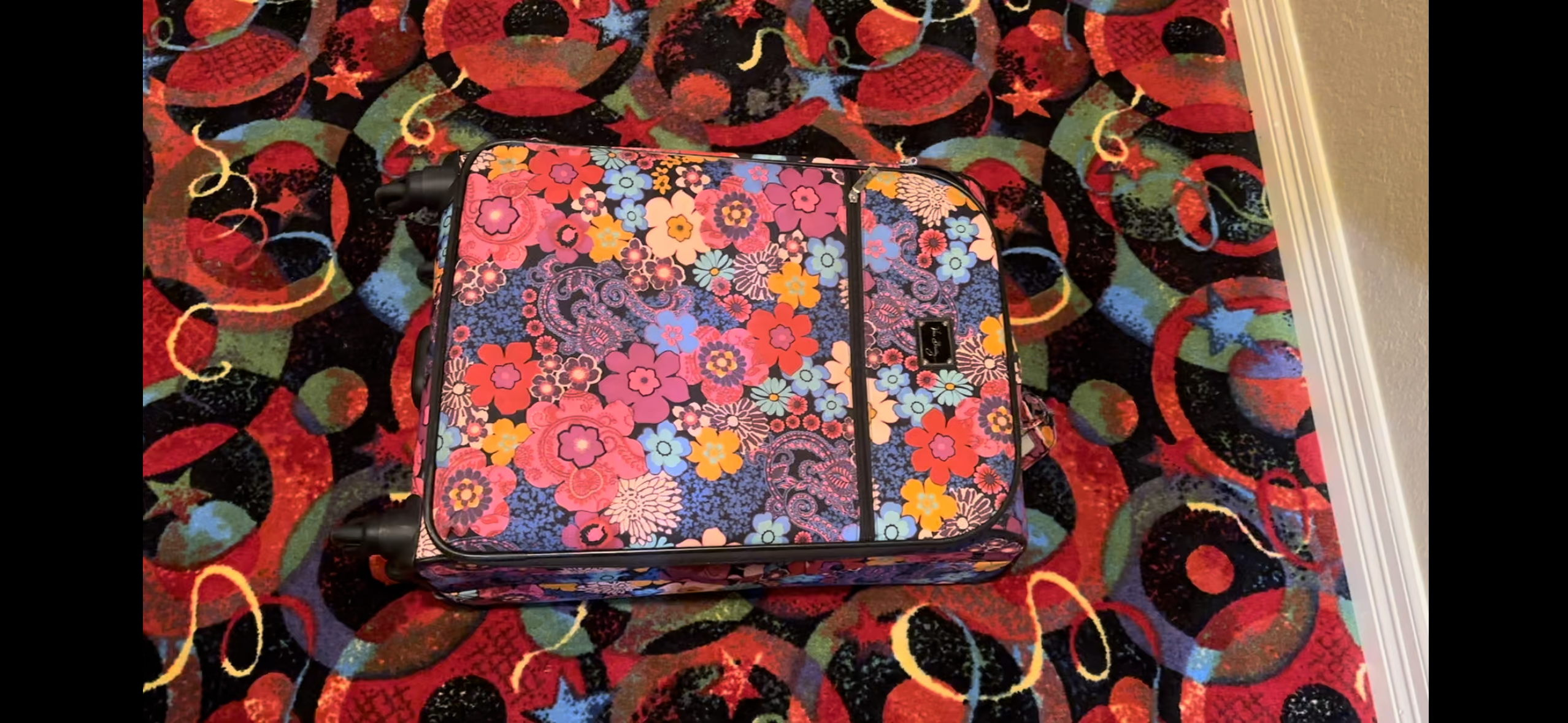 Amazon.com: Vera Bradley: Checked Luggage